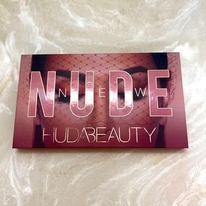 Huda Beauty New Nude Palette -EUC